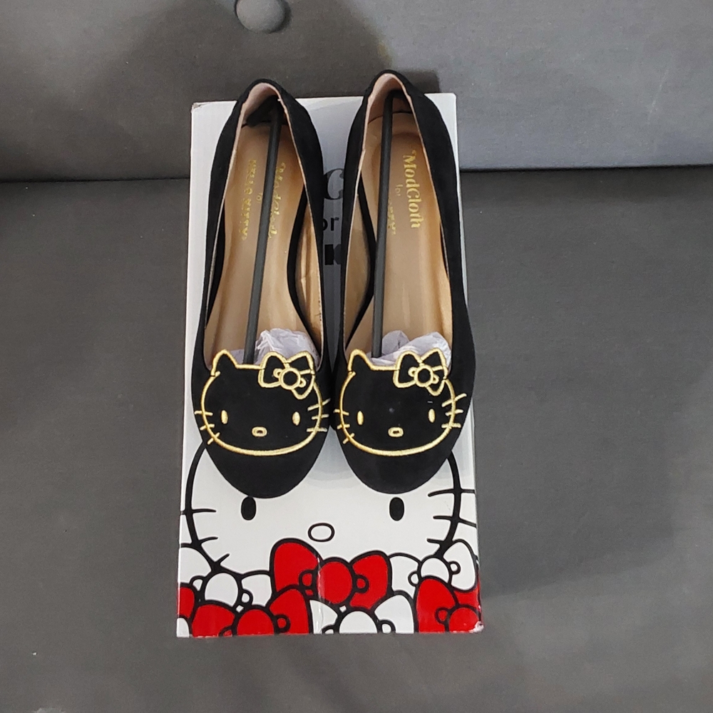 Hello Kitty Black and Gold Women's Flats